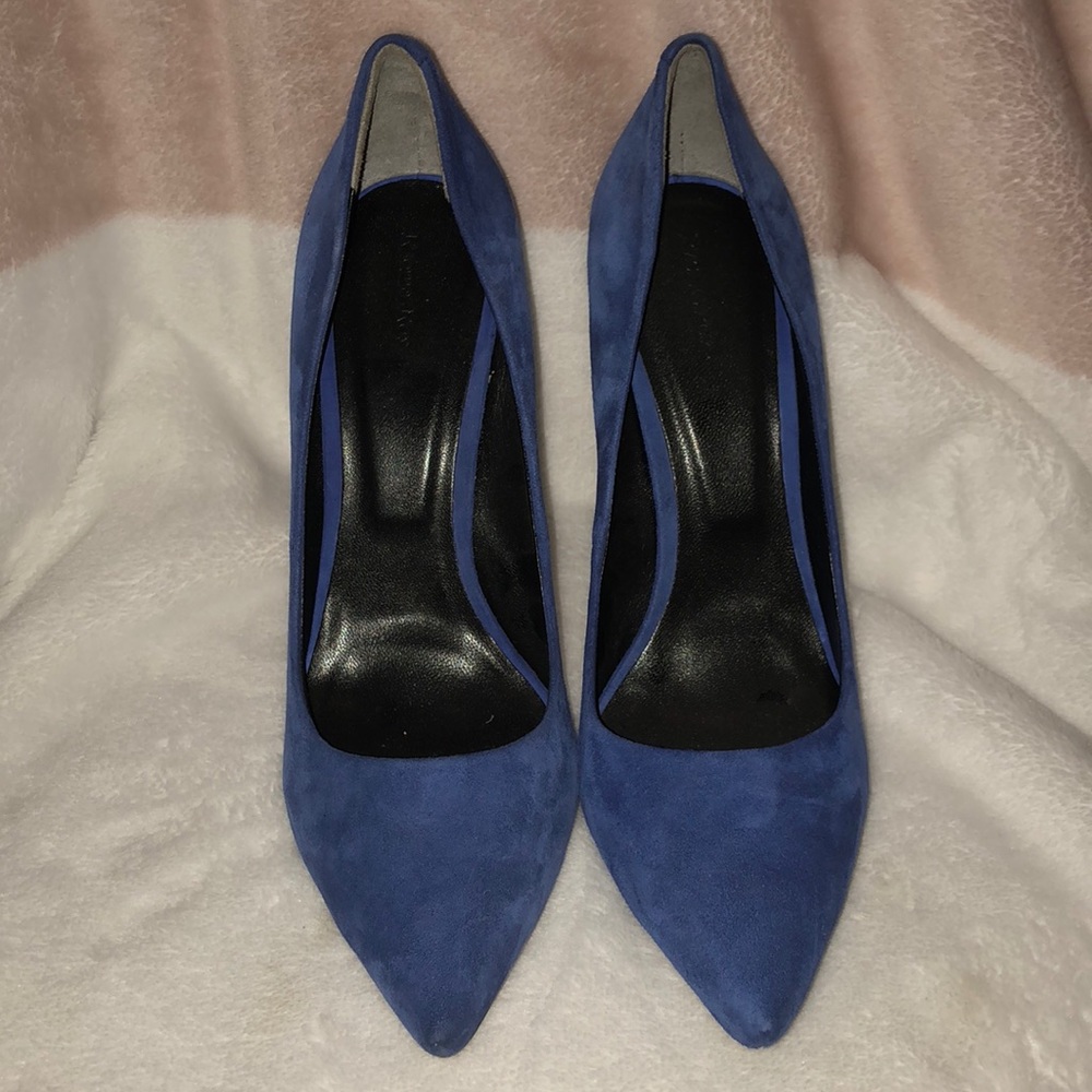 NWT Rachel Roy Suede Pumps